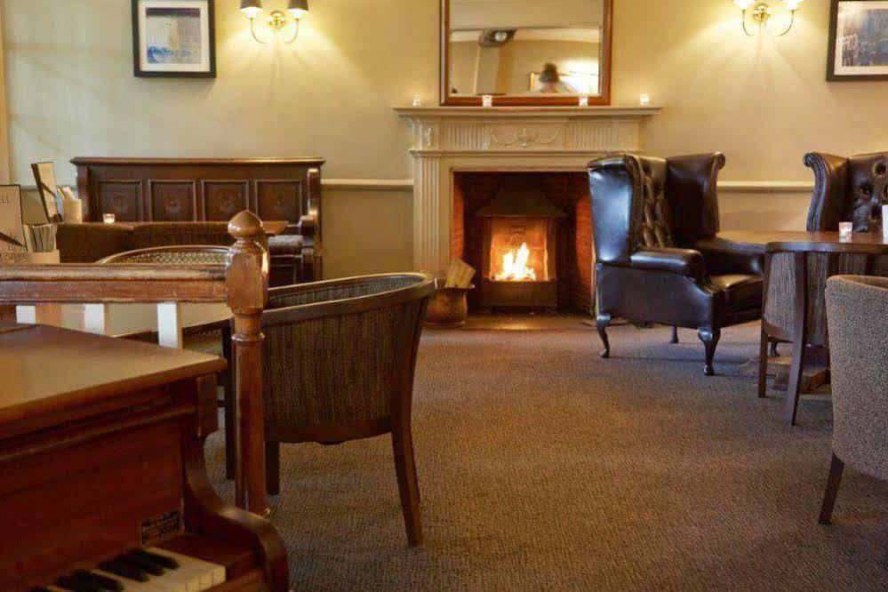 Bell By Greene King Inns Thetford Ngoại thất bức ảnh